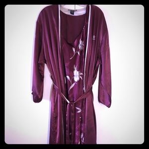 Halston nightgown and robe set
